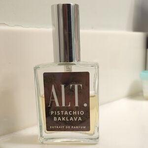 ALT. Pistachio Baklava Extrait de Parfum